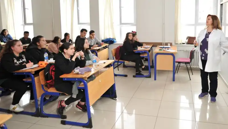 2025'te Lise Kayıtları İçin MEB'den En Yeni Bilgiler Açıklandı!