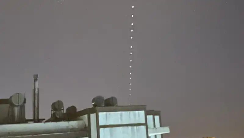 Adana'da Gece Gökyüzünde Starlink Işıkları: Nedir Bu Heyecan?