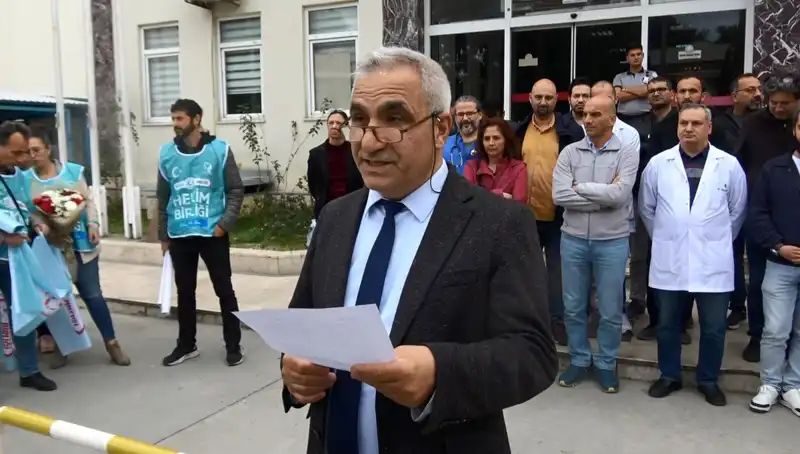 Antalya'da Doktora Saldırı: Sağlık Çalışanları İş Bıraktı, Protesto Yükseliyor
