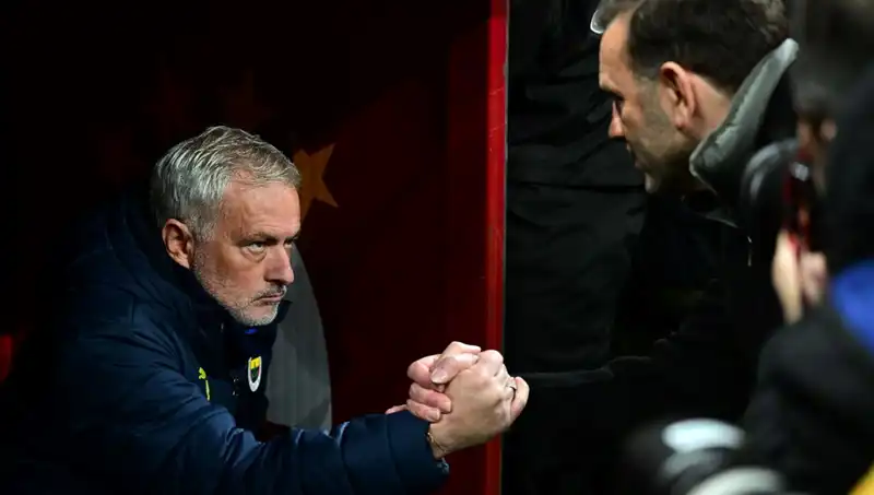 Derbi Heyecanı: Mourinho ile Buruk'un Üçüncü Karşılaşması İçin Geri Sayım Başladı