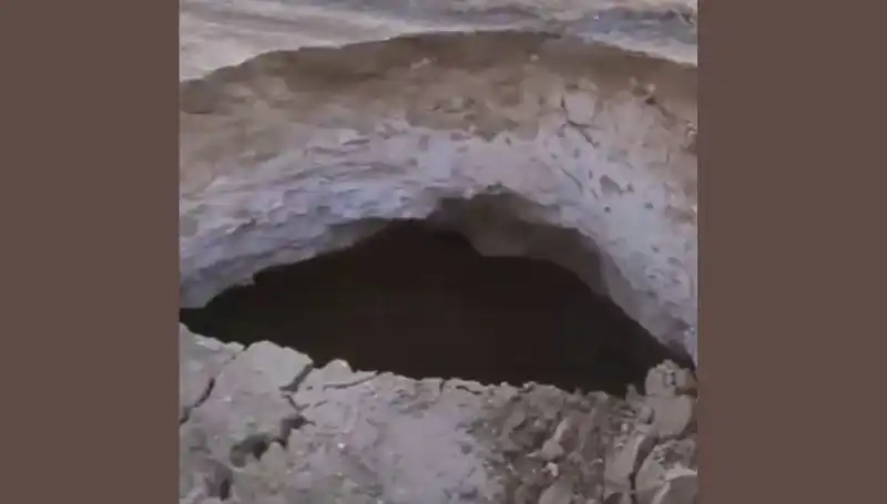 Aksaray'da Yeni Obruk Oluştu: Doğa Ananın Gizemleri Ortaya Çıkıyor