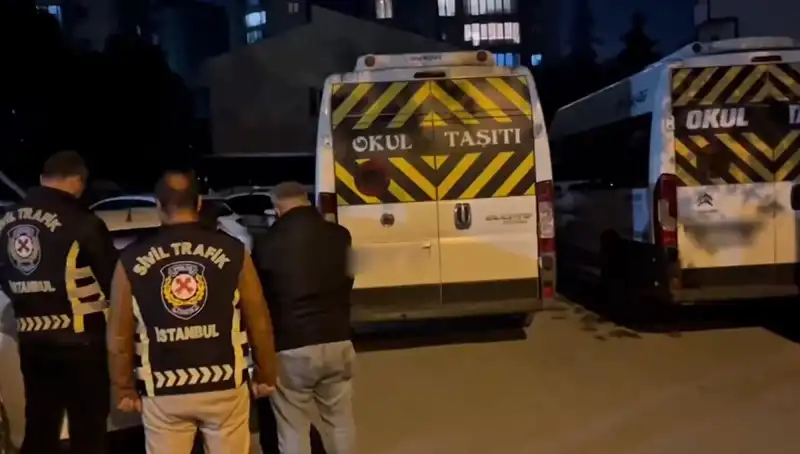 İki Servis Sürücüsü, Tepki Çeken Görüntülerin Ardından Yakalandı!