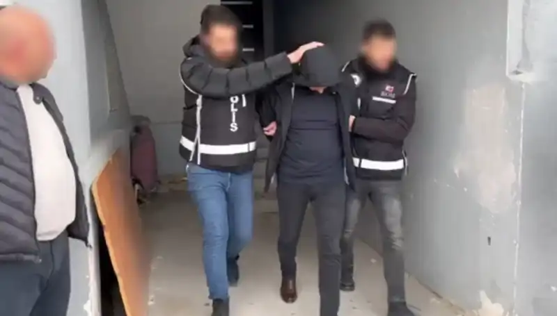 Dört İlde Gerçekleştirilen Operasyon: Çetelerde Silah ve El Bombaları Ele Geçirildi