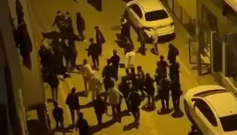 Esenyurt'ta Sopalı Kavga: Gençler Mahallede Neden Çatıştı?