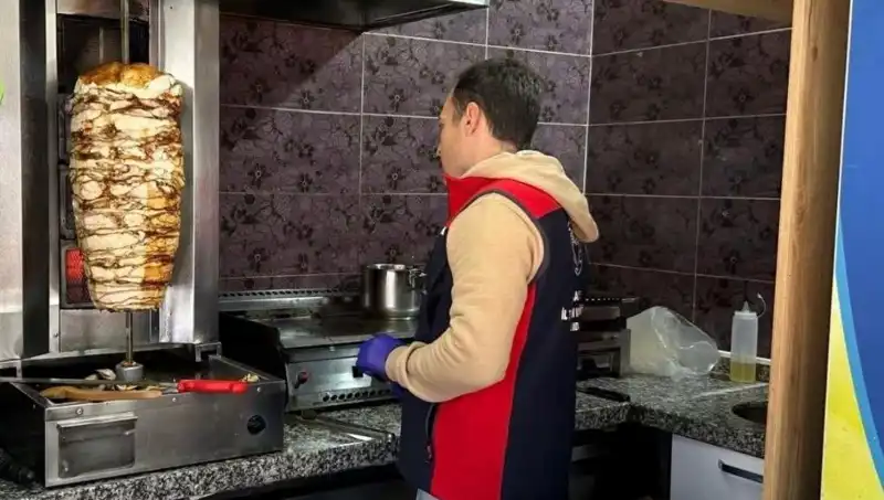Tavuk Döner Skandalında İşletmelere Baskınlar Arttı: Gerçekler Ne?