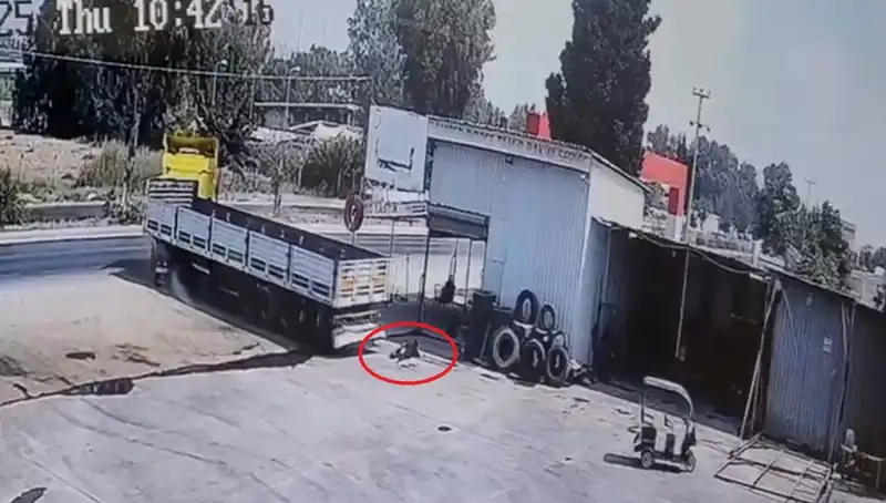 16 Yaşındaki Genç İşçinin Trajik Ölümü: Tamirhanede TIR Faciası