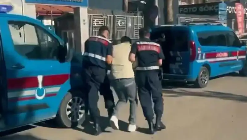 10 İlde Dev Operasyon: 5 Suç Örgütüne Yönelik 74 Gözaltı Gerçekleşti