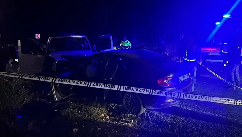 Minibüs Kazası: Ters Şeritte Dehşet Saçan Araç 1 Can Aldı, 8 Kişi Yaralandı