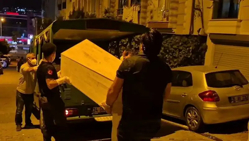 Esenyurt’ta Gizemli Ölüm: Kadın Cesedi Bulundu