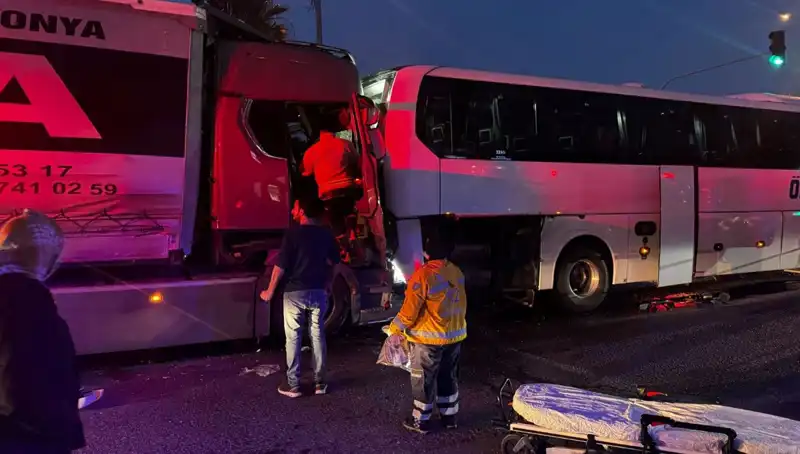 Dört Araçlı Zincirleme Trafik Kazasında Bir Kişi Hayatını Kaybetti