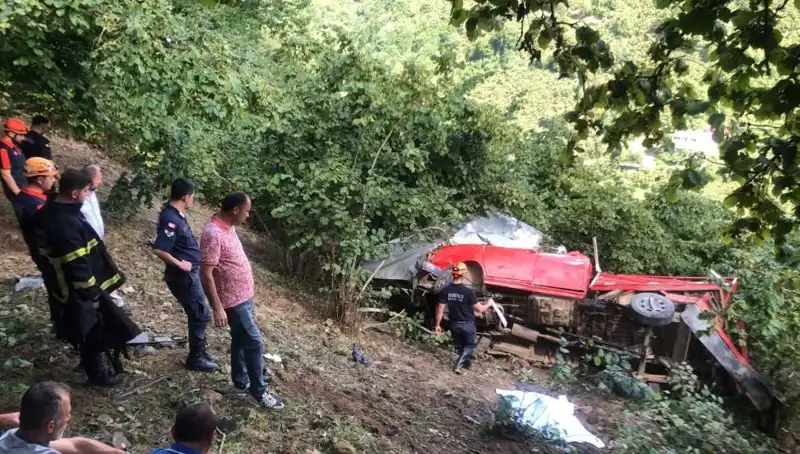 Fındık İşçilerini Taşıyan Araç Şarampole Devrildi: Can Pazarı!