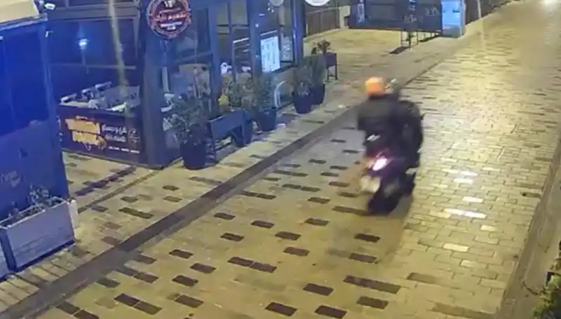 Gece Kulübünde Haraç Saldırısı! Torpil ve Silahla Korku Dolu Anlar