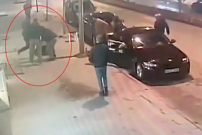 Bacak Kıran Park Yeri Kavgası: Üç Kişi Tartışma Sonucu Saldırdı