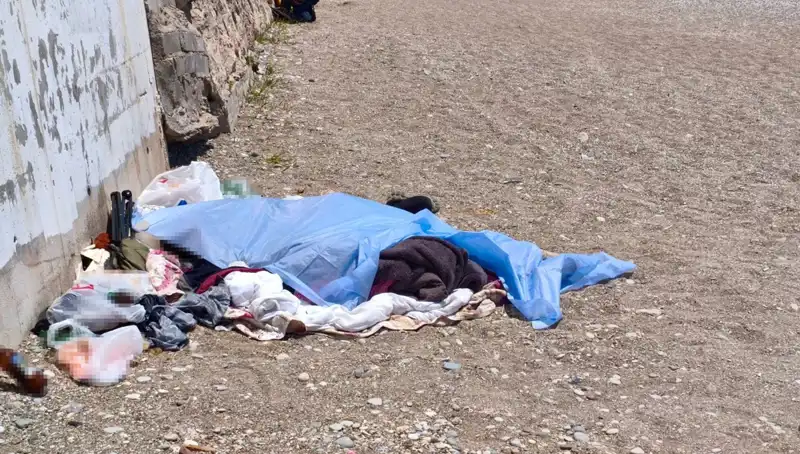 Konyaaltı Sahili'nde Gizemli Bir Ceset Bulundu: Detaylar Ortaya Çıktı