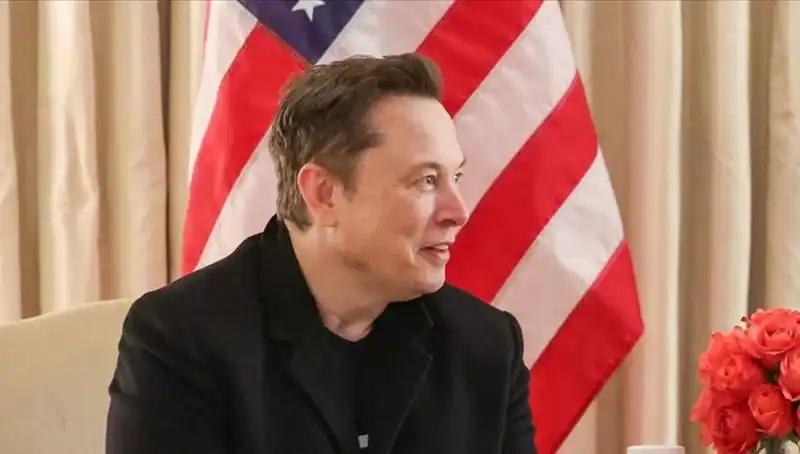 Elon Musk, Trump'ı Destekleyerek Zelenski'ye Sert Çıktı: Beyaz Saray Tartışmaları Derinleşiyor