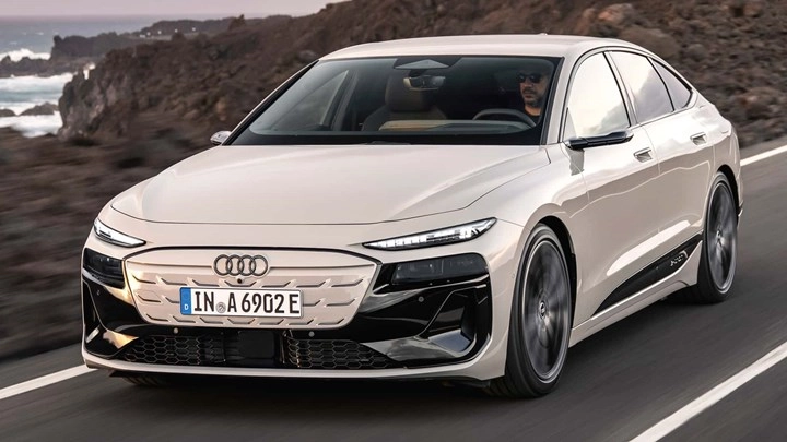 2025 Audi A6 e-tron Tanıtıldı: Yenilikçi Tasarım ve Gelişmiş Özelliklerle Dikkat Çekiyor