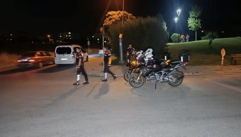 Parkta Kavga Başladı, 14 Yaşındaki Çocuk Bıçaklandı