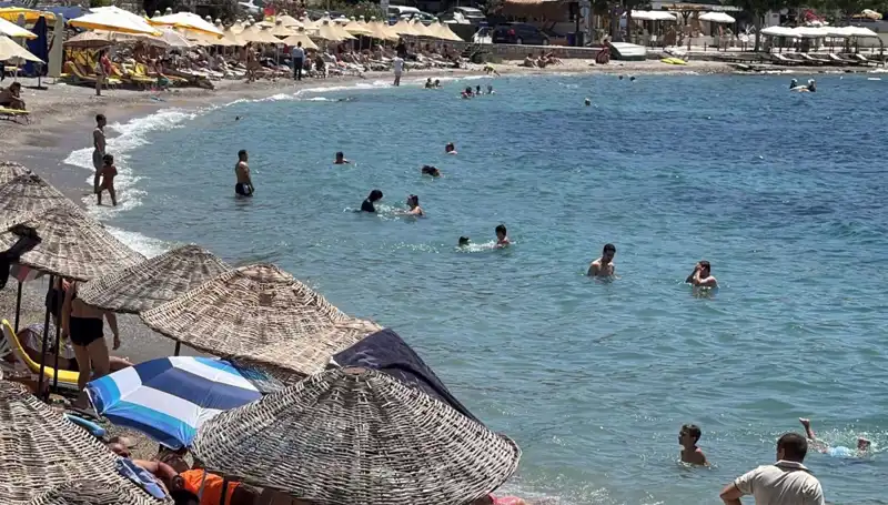 Yazın En Sıcak Günü: Hava 36 Dereceye Ulaştı, Plajlar Dolup Taştı