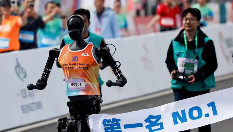 Çinli Robotların Maraton Koşusu: Yapay Zeka Yarışında Yeni Bir Dönem