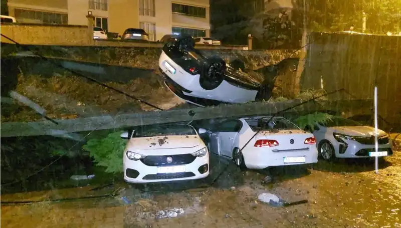 Duvar Çökmesi Sonucu 4 Araç Zarar Gördü: Olayın Ayrıntıları