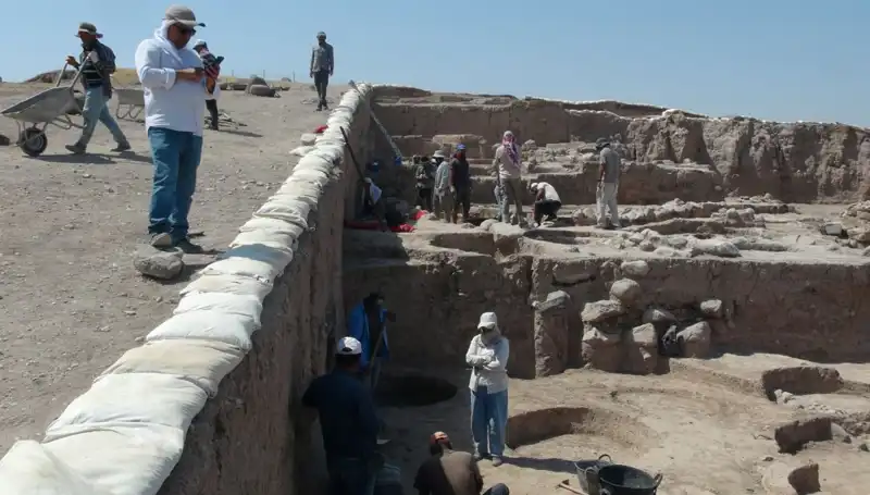 Oylum Höyük Kazıları: Sıcak Havalara Rağmen Geçmişin İzleri Gün Yüzüne Çıkıyor
