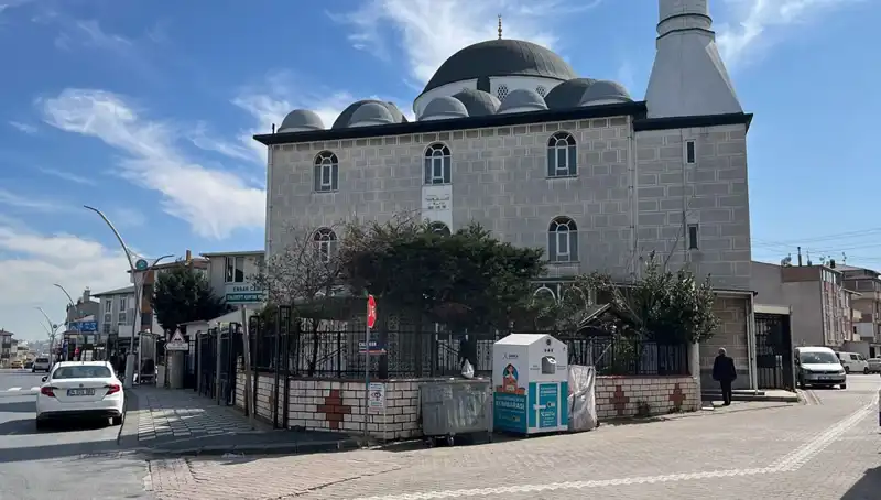 Cami Tuvaletinde Bulunan Ceset, Korkunç Bir Suçun İzlerini mi Taşıyor?