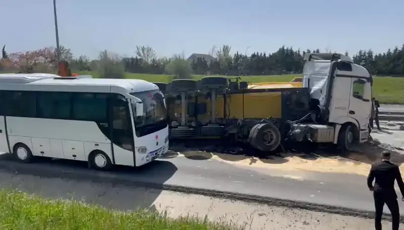 Büyükçekmece TEM Otoyolu'nda Feci Trafik Kazası: 3 Saat Kapalı Kaldı