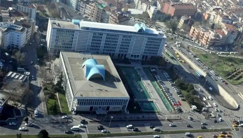 İstanbul Büyükşehir Belediyesi (İBB) Soruşturmasında WhatsApp Grubundaki Mesajlar Neden İnceleniyor?