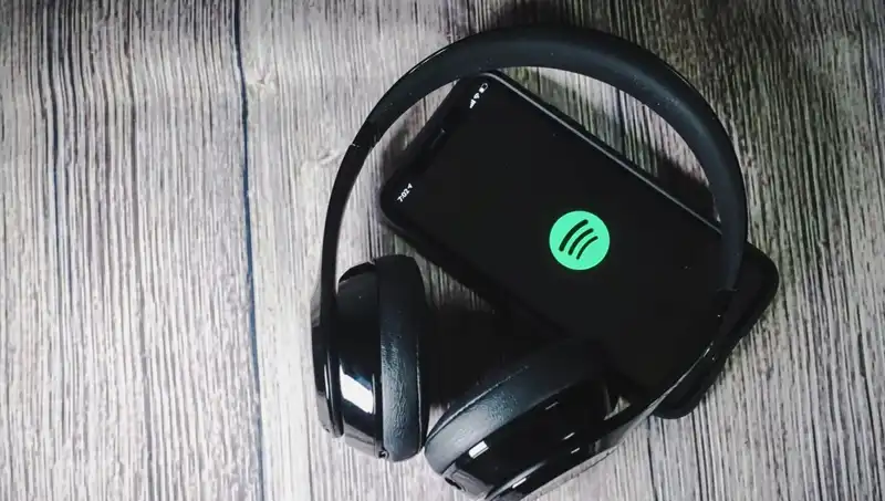 Spotify, Ölü Sanatçılara Ait Yapay Zeka Şarkılarıyla Müzik Dünyasını Şok Ediyor