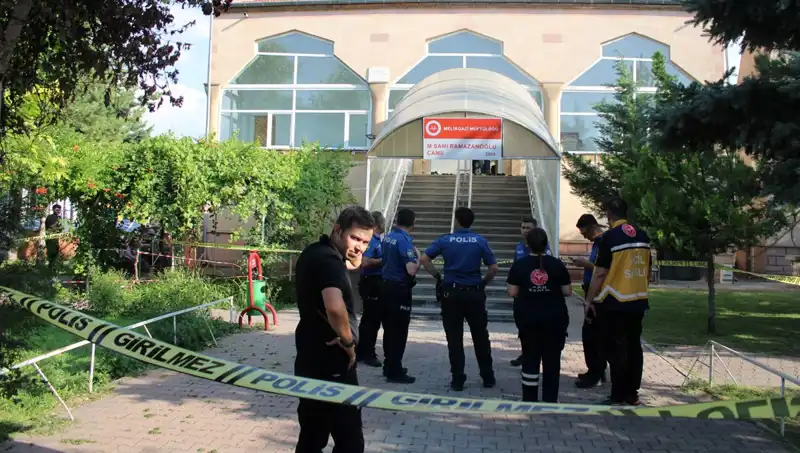 İki Gencin Kanlı Hesabı: Namazda Boğazını Kestim!