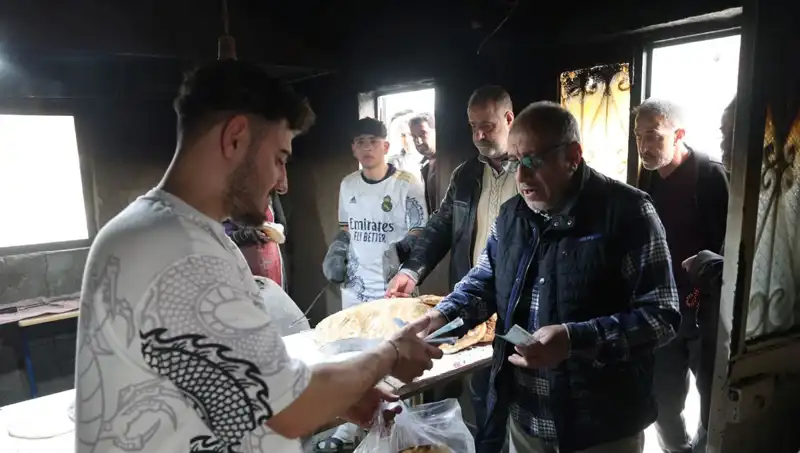 İki Çeşit Ekmek İçin 7 Kilometre Yol Kat Edenler: Saat 15.00'de Yoğunlaşan Davet
