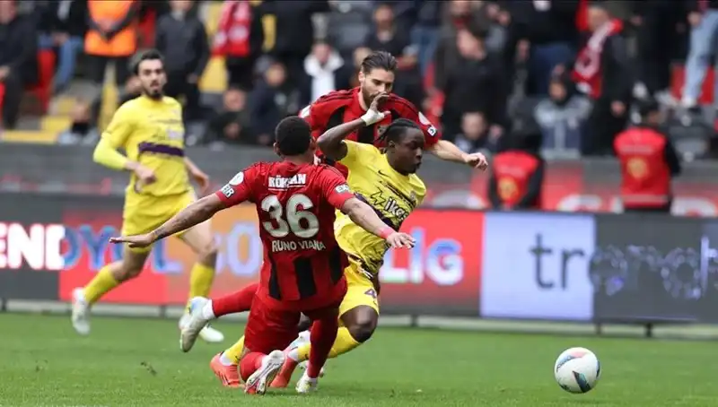 Milli Ara Sonrası Süper Lig Heyecanı: Haftanın Büyük Maçları Neler?