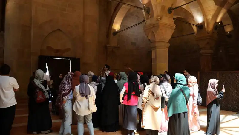 Dünyada Eşi Benzeri Olmayan Dil ve Kalem Fenomeni