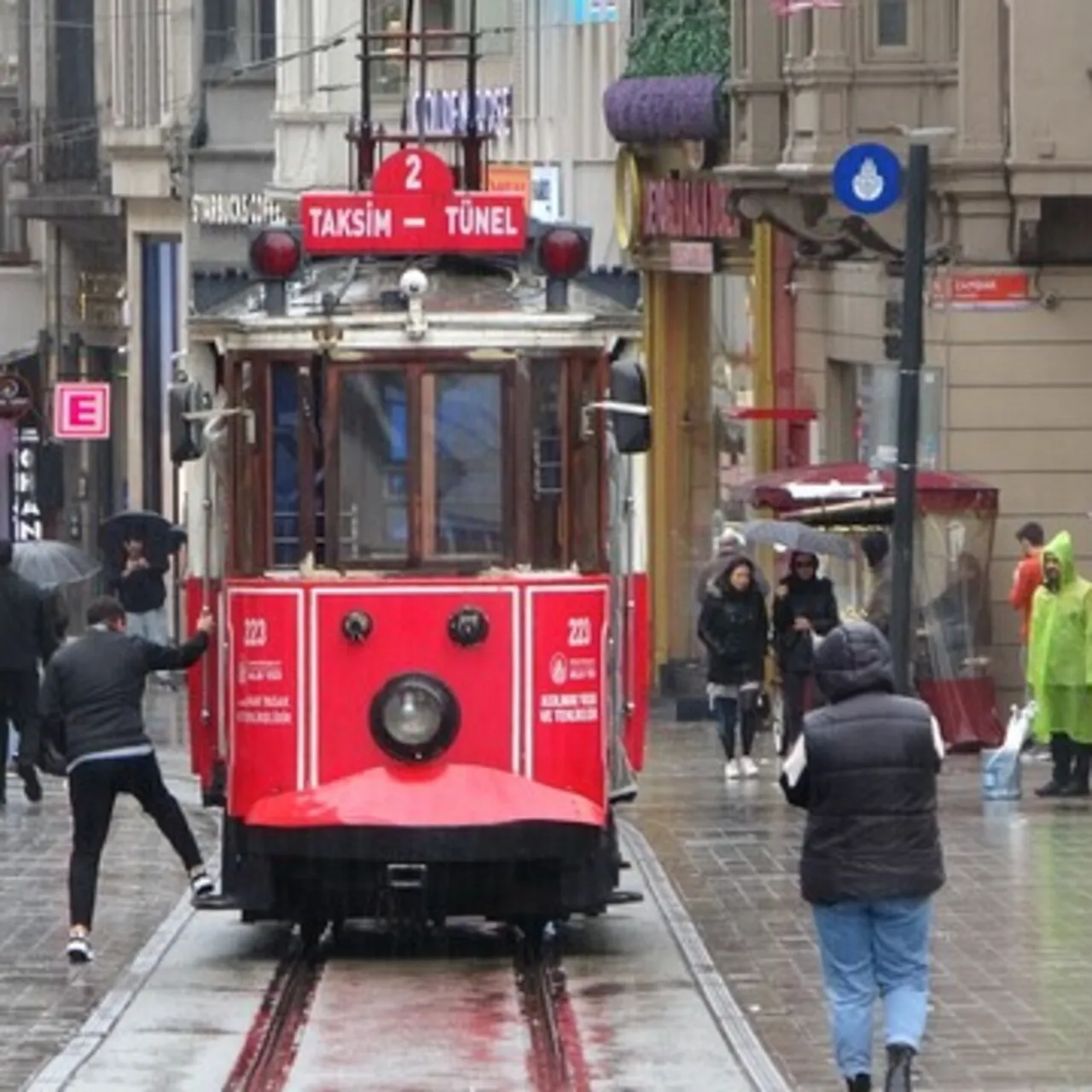 Yarın Okullar Tatil Mi? Valilikten Açıklama Geldi