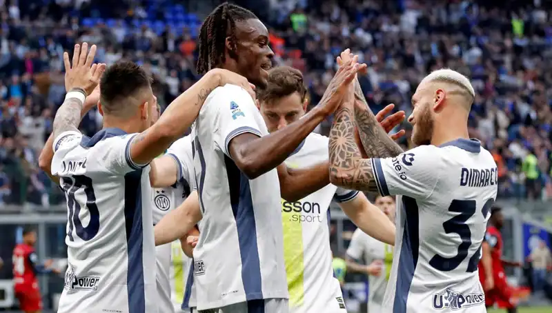 Serie A'da Şampiyonluk Mücadelesi: Zirvede Puanlar Eşitlendi!