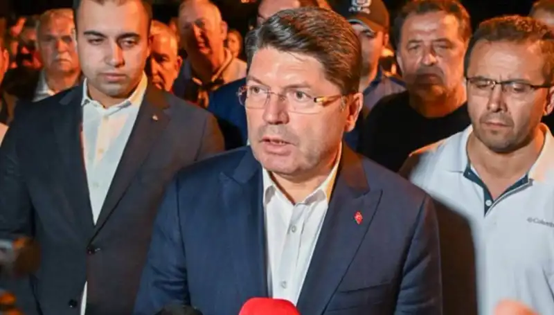Bursa Orman Yangınında FETÖ Bağlantısı İddia Edildi: Bakan Tunç Açıklamalarda Bulundu