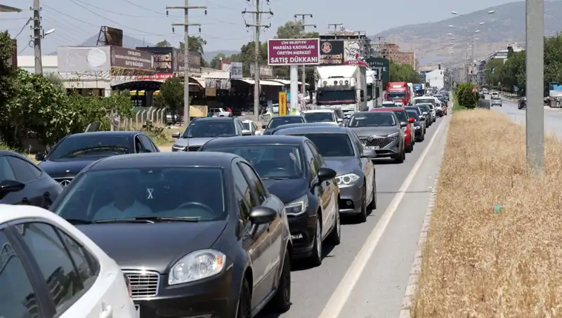 Aydın ve Muğla Arasında Fırtına Gibi Yaşanan 60 Kilometrelik Araç Kuyruğu!