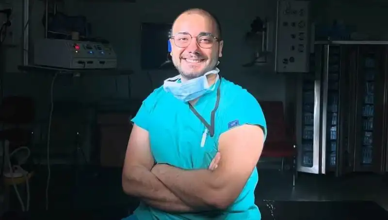Niğde'de Hastanede Doktora Bıçaklı Saldırı: Dehşet Anları Kameralarda