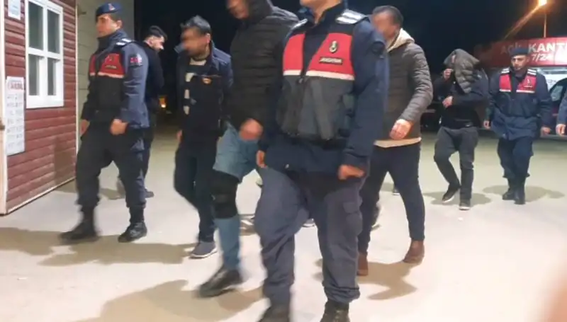 Bağ Evinde Uyuşturucu Partisi İstihbaratı: Polisten Baskın!