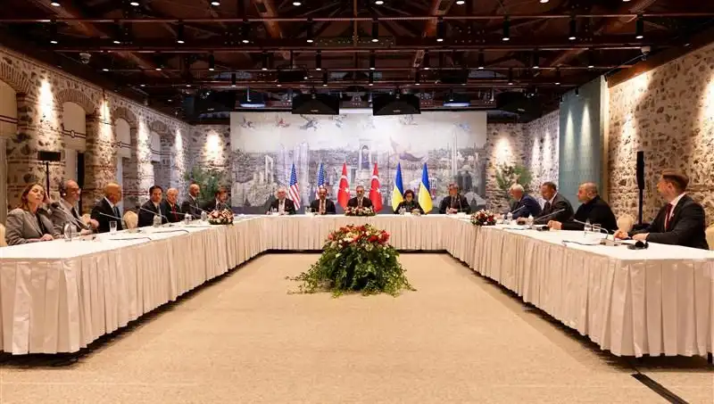 Barış Masasında Kritik Gün: Üçlü Toplantı ile Gelecek Umutları Yeniden Canlanıyor