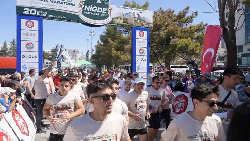 Doğuş Holding Niğde Yarı Maratonu: Şehrin Koşusu 518 Sporcunun Heyecanına Ev Sahipliği Yaptı