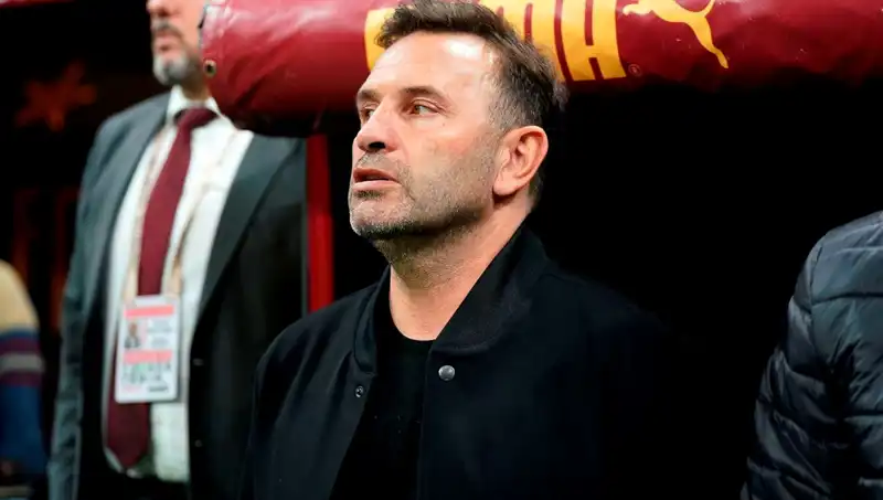Galatasaray'da Okan Buruk'tan Sürpriz Değişiklik: Ne Anlama Geliyor?