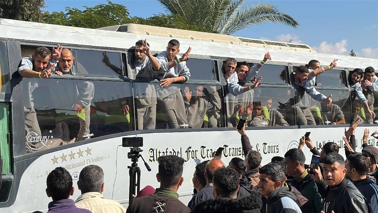 İsrail, Rehine Takası Yaparak 183 Filistinliyi Serbest Bıraktı