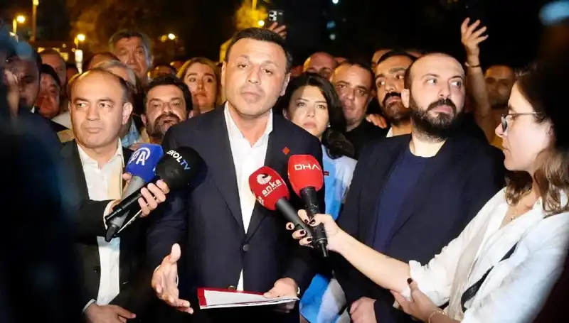 CHP İstanbul İl Başkanı Özgür Çelik’ten Önemli Açıklama: Siyasi Süreçte Neler Oluyor?