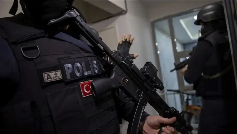 Samsun’da Uyuşturucu Operasyonunda 3 Bin 962 Sentetik Ecza Hapı Ele Geçirildi