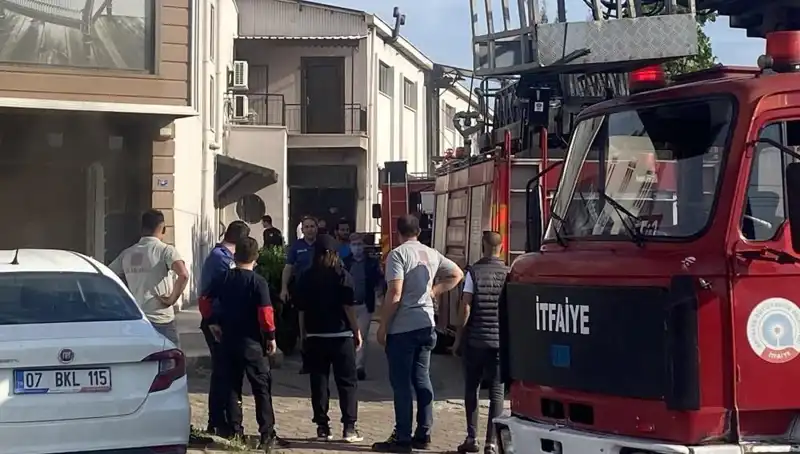 Mobilya Atölyesinde Yangın Paniği: Çalışanlar Neyle Karşılaştı?