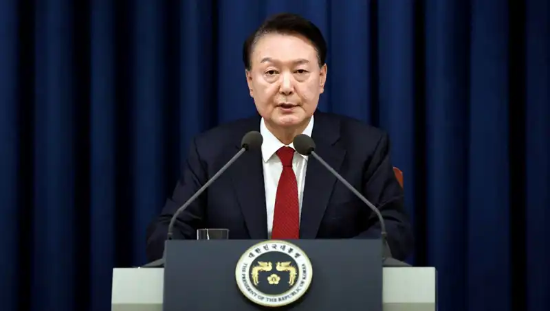 Güney Kore Devlet Başkanı Yoon Suk Yeol Görevden Alındı: İddiaların Arkasındaki Gizem