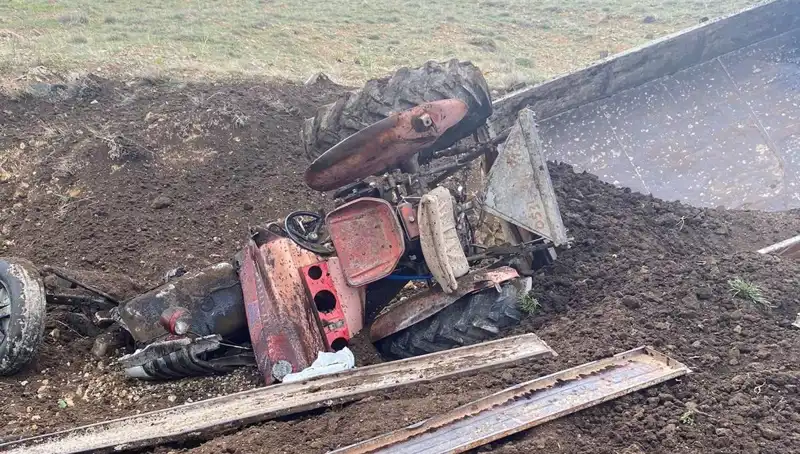 Kayseri'de Kontrolden Çıkan Traktör Şarampole Yuvarlandı: Olay Anı ve Sonrası