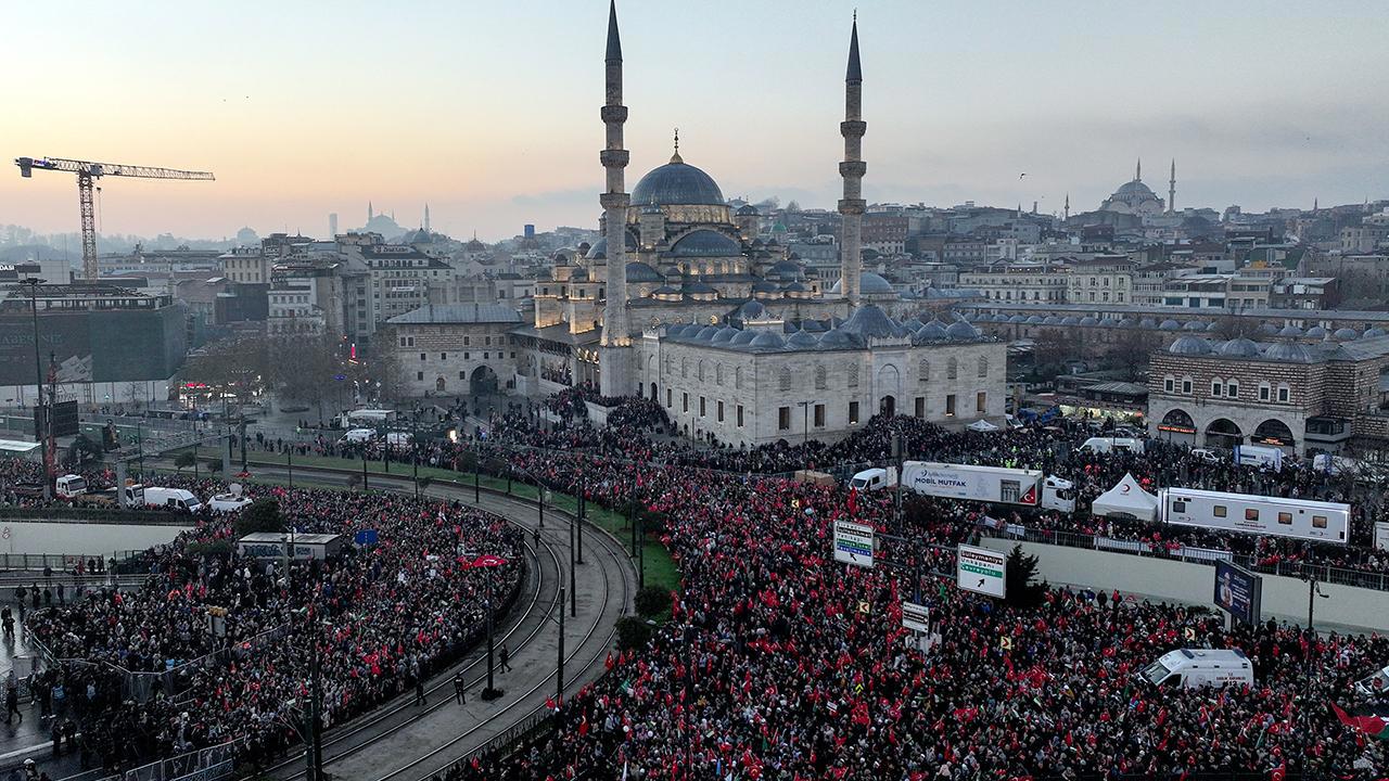 İstanbul'da Toplanan İnsanlık İttifakı Dünya Sorunlarını Görüştü