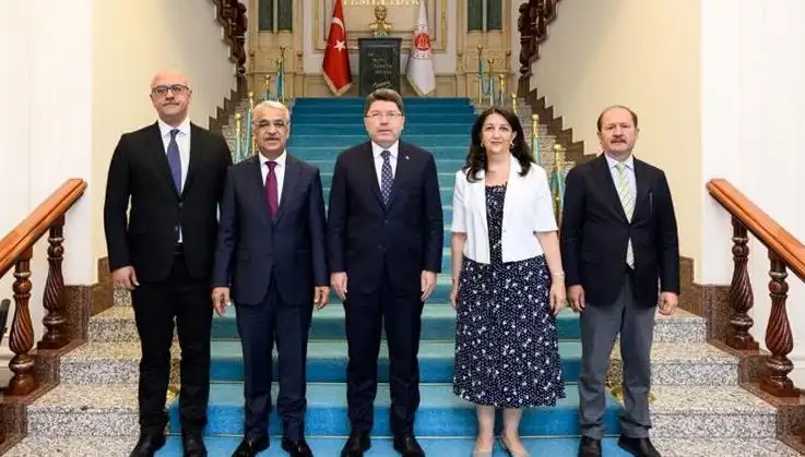 İmralı Heyeti, Adalet Bakanı Yılmaz Tunç ile Tarihi Görüşme Gerçekleştirdi